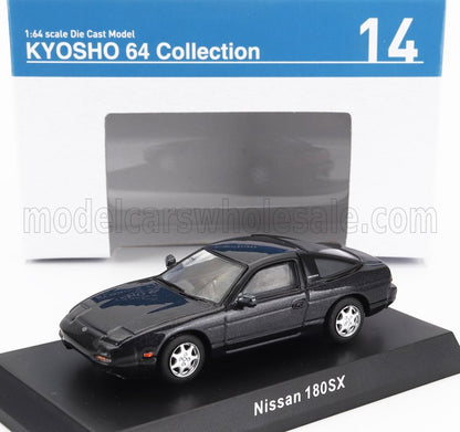 Modèle réduit Nissan 180SX Kyosho à l'échelle 1:64 en noir, présenté dans son coffret griffé, désormais disponible sur Vroomi.