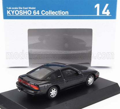 Modèle réduit Kyosho à l'échelle 1:64, numéro 14, de couleur noire, présenté sur un socle noir, disponible sur Vroomi.