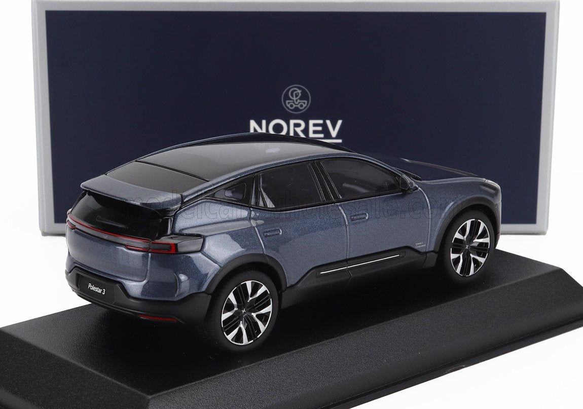 Maquette Norev du SUV électrique Polestar 3 en bleu métallisé exposée sur un socle, présentée dans Vroomi.