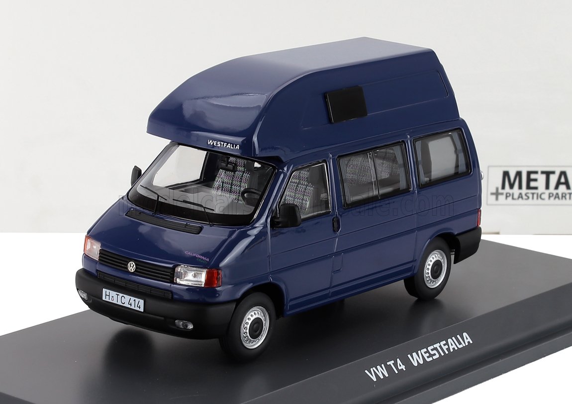 Maquette d'un camping-car VW T4 Westfalia bleu sur socle d'exposition, disponible à l'achat via Vroomi.