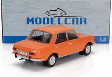 Modèle réduit vintage Wartburg orange à l'échelle 1:18, avec boîte, disponible chez Vroomi.