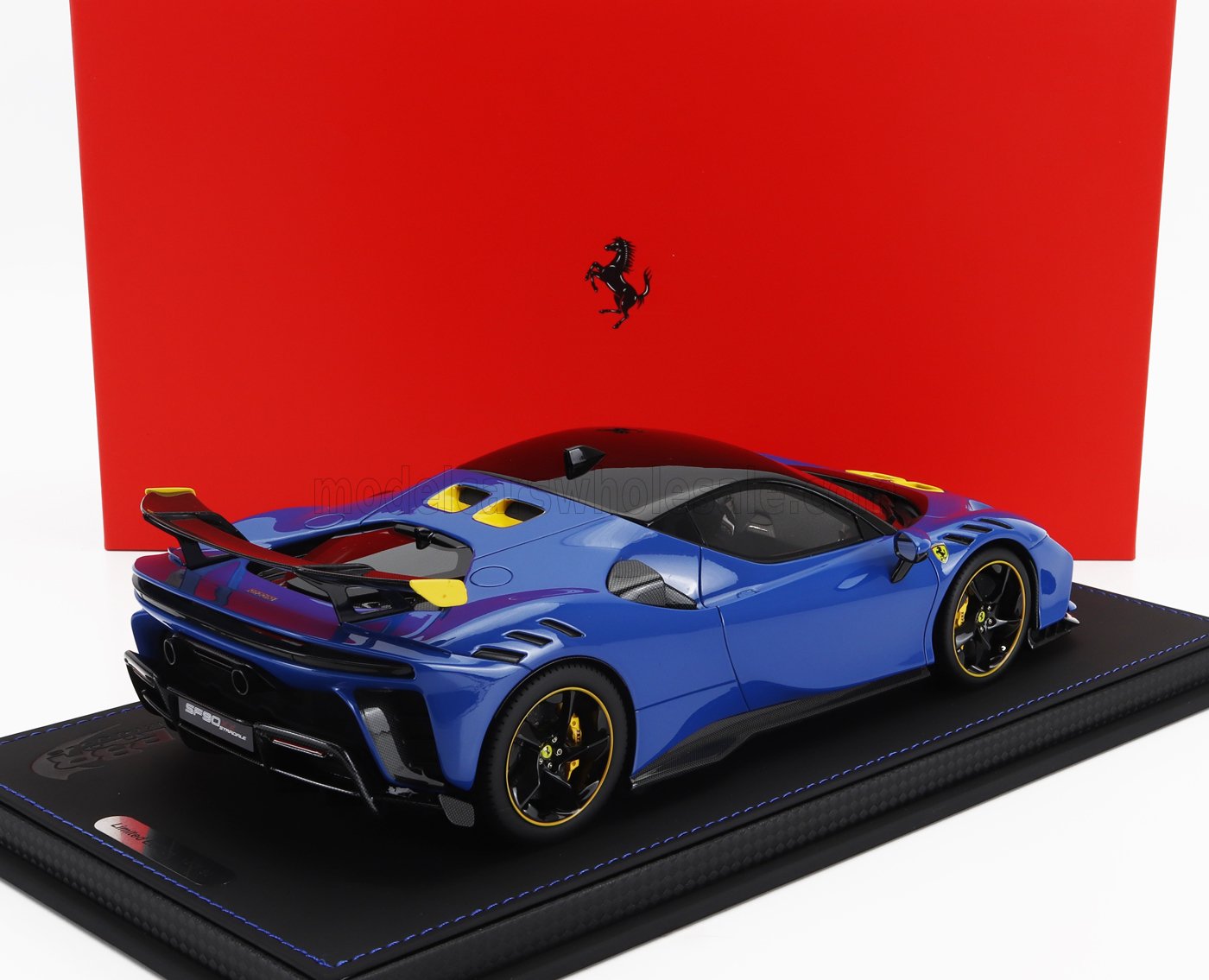 FERRARI | SF90 XX STRADALE 2024 - CON VETRINA - WITH SHOWCASE