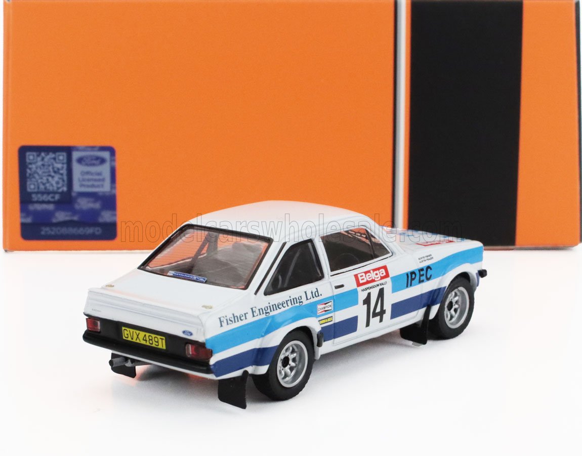 Modèle réduit de voiture de rallye Ford Escort Mark II blanche avec bandes bleues, numéro 14 et autocollants des sponsors, disponible sur Vroomi.