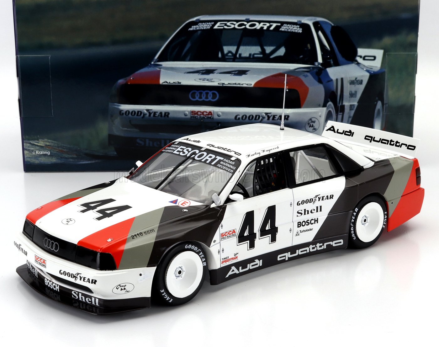 Modèle réduit de voiture de course Audi Quattro 44 avec logos Goodyear et Shell, disponible sur Vroomi