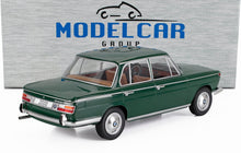 Modèle réduit BMW 2000tii vert avec intérieur détaillé et garnitures chromées, disponible chez Vroomi.