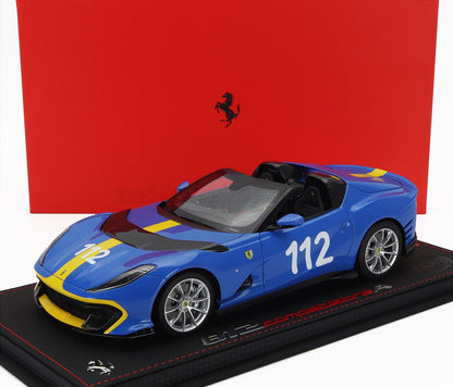 FERRARI - 812 COMPETIZIONE A SPIDER N 112 2022 - AVEC VITRINE - FRENCH RACING BLU - BLEU JAUNE