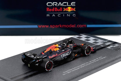 Modèle réduit Red Bull F1 sur socle d'exposition, disponible chez Vroomi pour les collectionneurs
