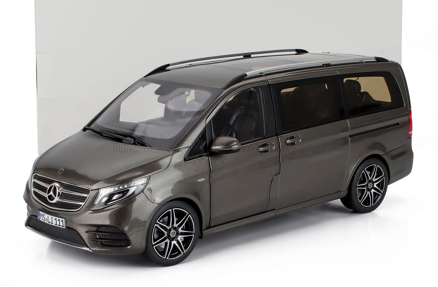 MERCEDES BENZ - MINIBUS CLASSE V AMG LINE 2018 - GRIS MÉTALLISÉ - Vroomi