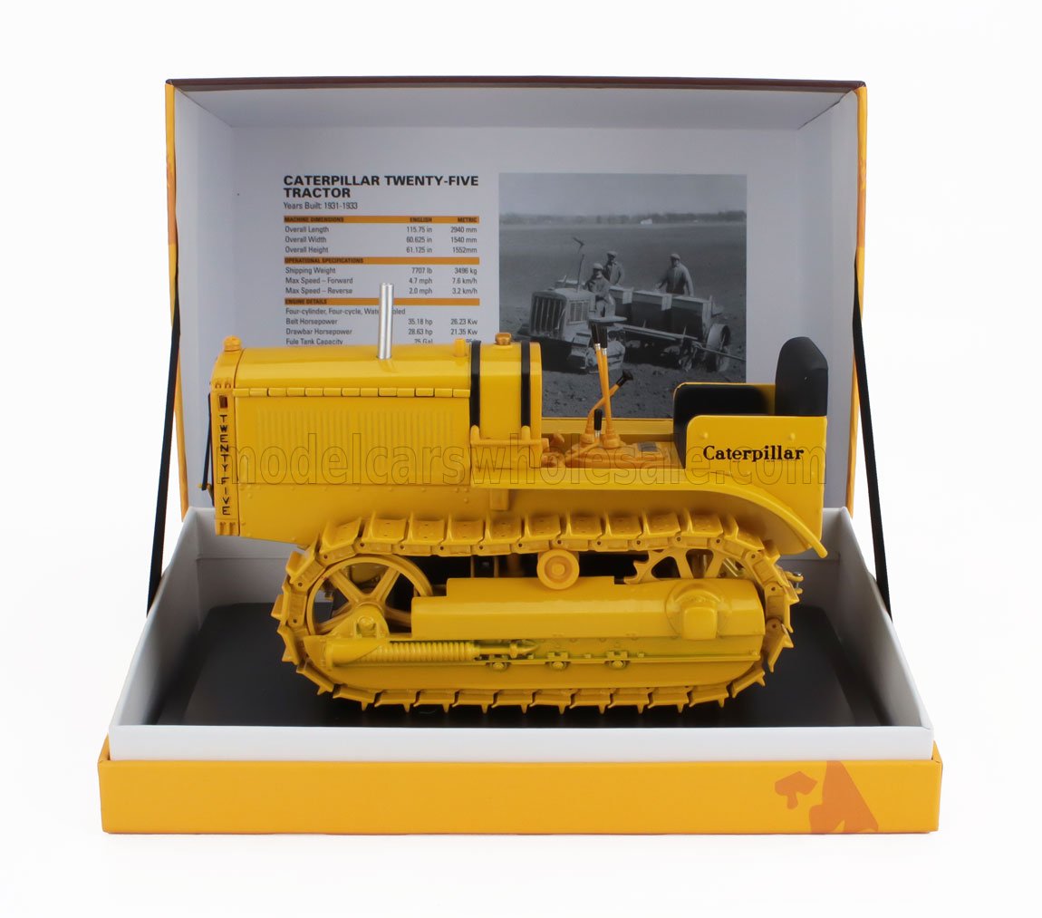Modèle réduit du tracteur Yellow Caterpillar Twenty-Five dans son coffret d'exposition, avec caractéristiques techniques et photo d'époque, disponible sur Vroomi.