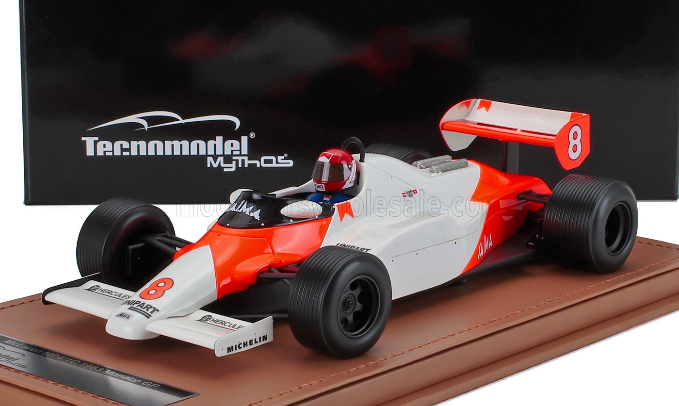 Modèle réduit McLaren MP4/6 1991 Monaco GP à l'échelle 1:18 par Tecnomodel, présenté avec une figurine de pilote, désormais disponible sur Vroomi.