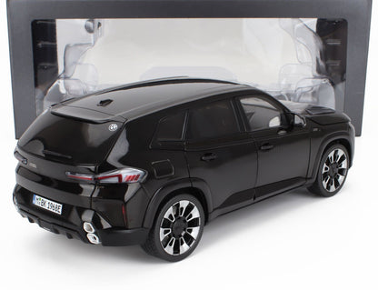 Vue arrière d'une maquette de voiture BMW XM noire avec roues détaillées et plaque d'immatriculation, proposée sur Vroomi.