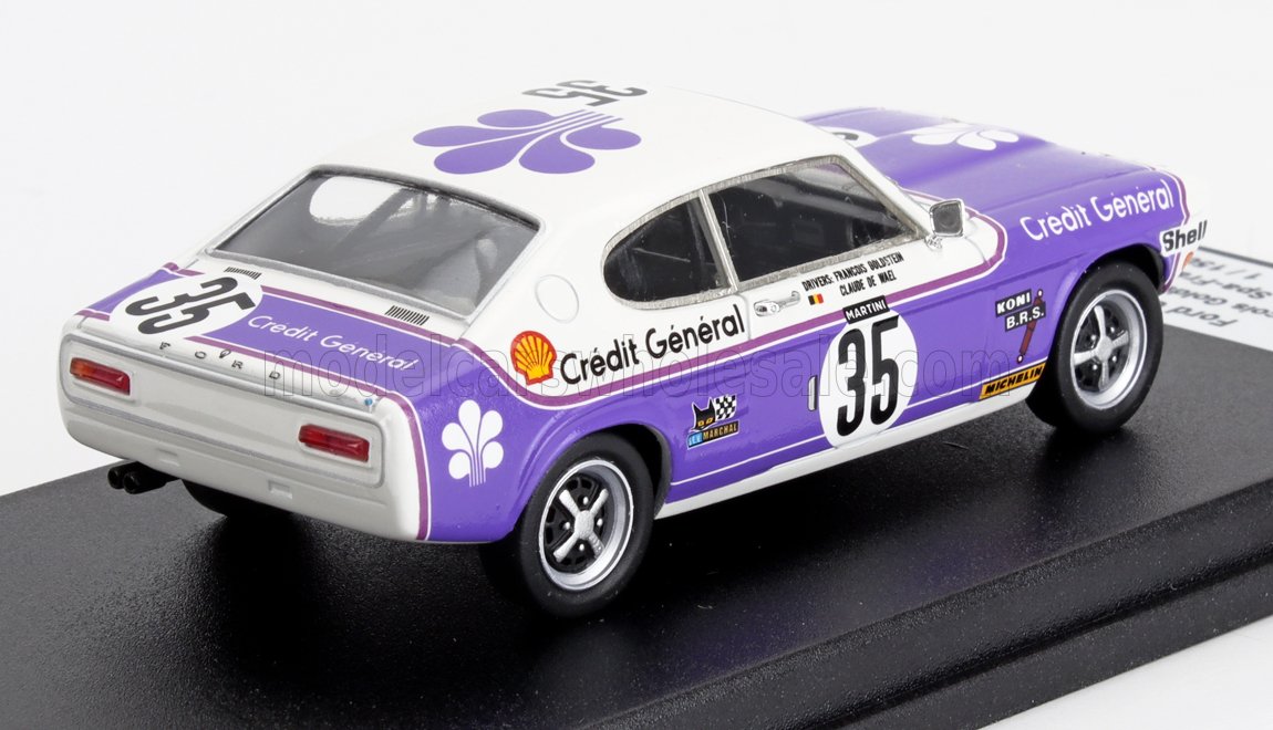 Modèle réduit d'une voiture de course vintage blanche et violette n° 35 avec le sponsor Crédit Général, présenté sur une plateforme d'exposition, également accessible via Vroomi.