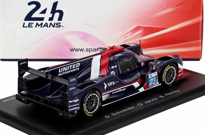 Modèle réduit détaillé à l'échelle 1/43 de la voiture de course LMP2 United Autosports équipée de pneus Goodyear, arborant le logo des 24 Heures du Mans, présenté sur un socle noir avec les noms des pilotes, disponible chez Vroomi.