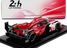 Modèle réduit de voiture de course Porsche 963 Le Mans à l'échelle 1/43, objet de collection haut de gamme disponible chez Vroomi.