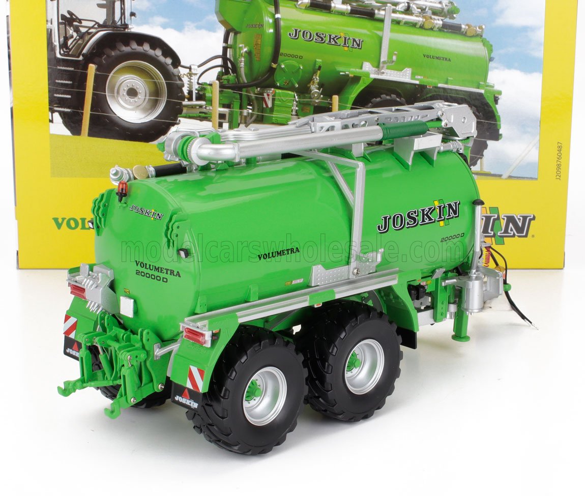 Modèle réduit de balance agricole Green Joskin Volumetra 20000D avec roues et fixations détaillées, disponible chez Vroomi.
