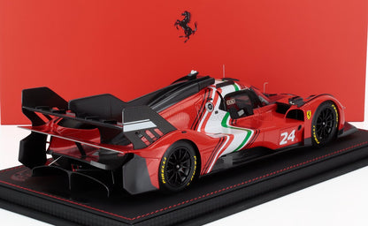 FERRARI - 499P 3.0L TURBO V6 N 24 MODIFICATA VERSION DE LANCEMENT 2023 - AVEC VITRINE - ROUGE BLANC NOIR