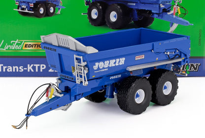 Modèle réduit détaillé de remorque agricole Joskin Trans-KTP 2250 avec pneus jumelés, disponible chez Vroomi.