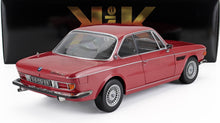 Modèle réduit classique BMW 3.0 CSI E9 rouge avec détails chromés, présenté et disponible sur Vroomi.