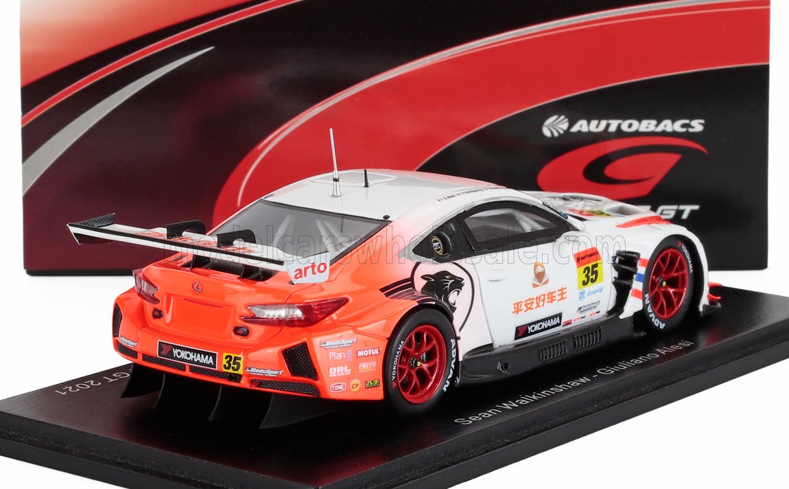 Modèle réduit Lexus RC F GT3 rouge et blanc avec logos Yokohama et Autobacs, proposé sur Vroomi