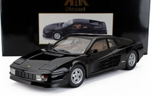Modèle réduit noir moulé sous pression de la voiture de sport Ferrari Testarossa présenté avec son coffret, disponible sur Vroomi.