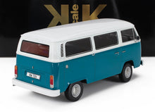 Maquette de fourgon VW T2b bleu et blanc avec vitres et phares détaillés, disponible chez Vroomi.