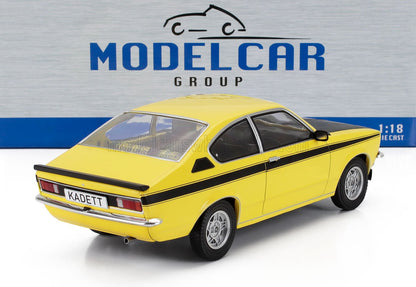 Modèle réduit Opel Kadett jaune avec bande noire, réplique moulée sous pression à l'échelle 1:18 disponible sur Vroomi