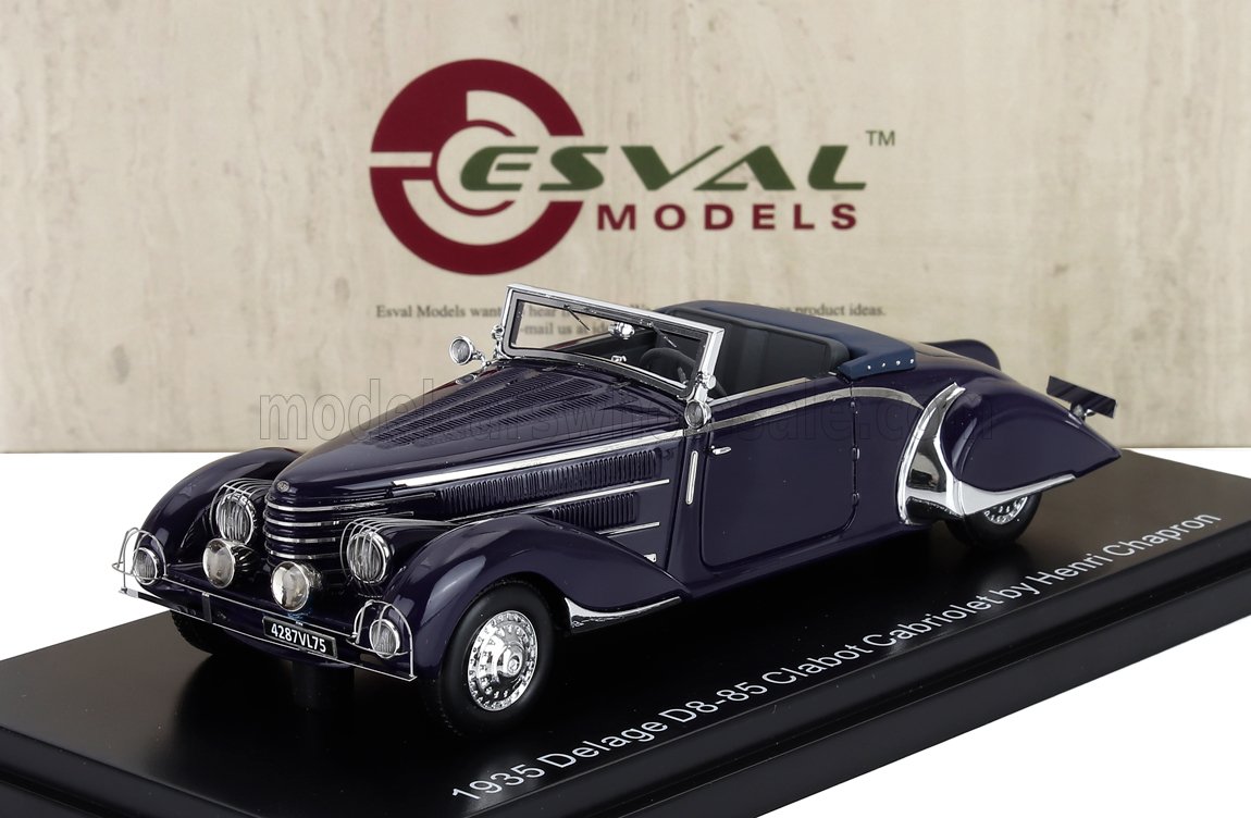 Modèle Delahaye D8-85 Cabriolet de 1935 par Henri Chapron, bleu foncé, présenté sur un socle noir, disponible sur Vroomi.