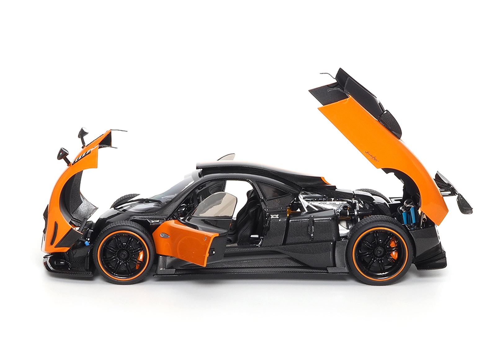 PAGANI ZONDA CINQUE COUPE DIECAST FULL OPEN ARANCIO ST. TROPEZ - PACK SPÉCIAL - Vroomi