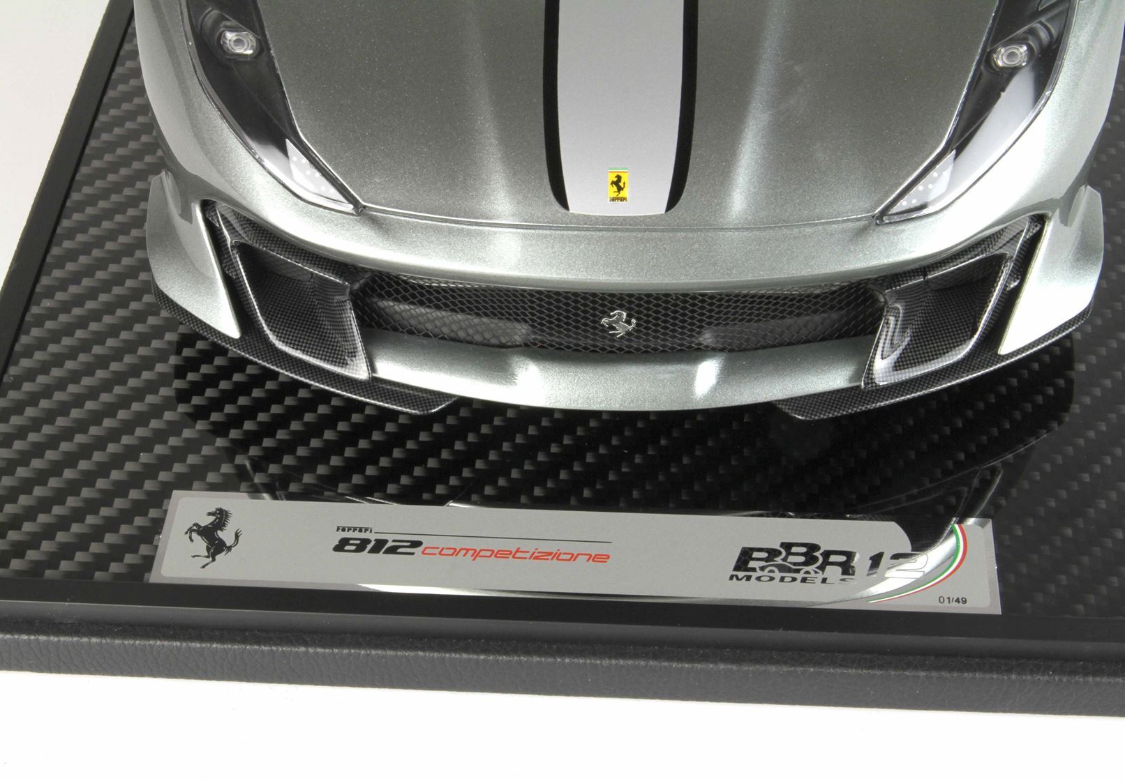 FERRARI 812 COMPETIZIONE BANDE ARGENTÉE GRIS COBURN - Vroomi