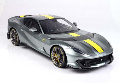 FERRARI 812 COMPETIZIONE BANDE JAUNE GRIS COBURN - Vroomi