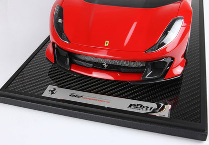 FERRARI 812 COMPETIZIONE DÉTAILS ARGENT ROSSO CORSA 322 - Vroomi