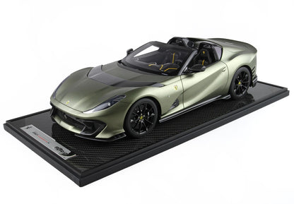 FERRARI 812 COMPETIZIONE À L'ÉCHELLE 1/12 VERT MANZONI MAT - Vroomi