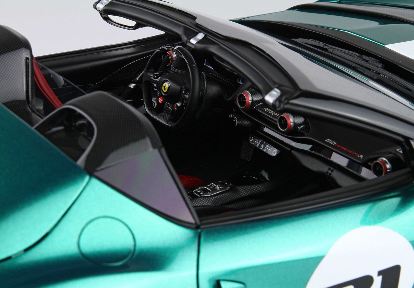 FERRARI 812 COMPETIZIONE À L'ÉCHELLE 1/12 GREEN JEWEL - Vroomi