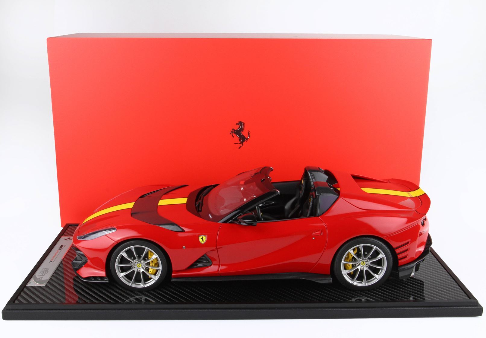 FERRARI 812 COMPETIZIONE A ROSSO CORSA 322 - Vroomi