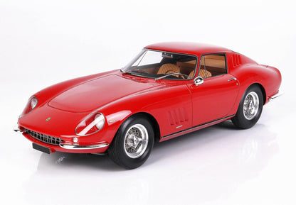 Modèle réduit Ferrari 275 GTB rouge classique avec intérieur beige sur fond blanc, désormais disponible sur Vroomi.