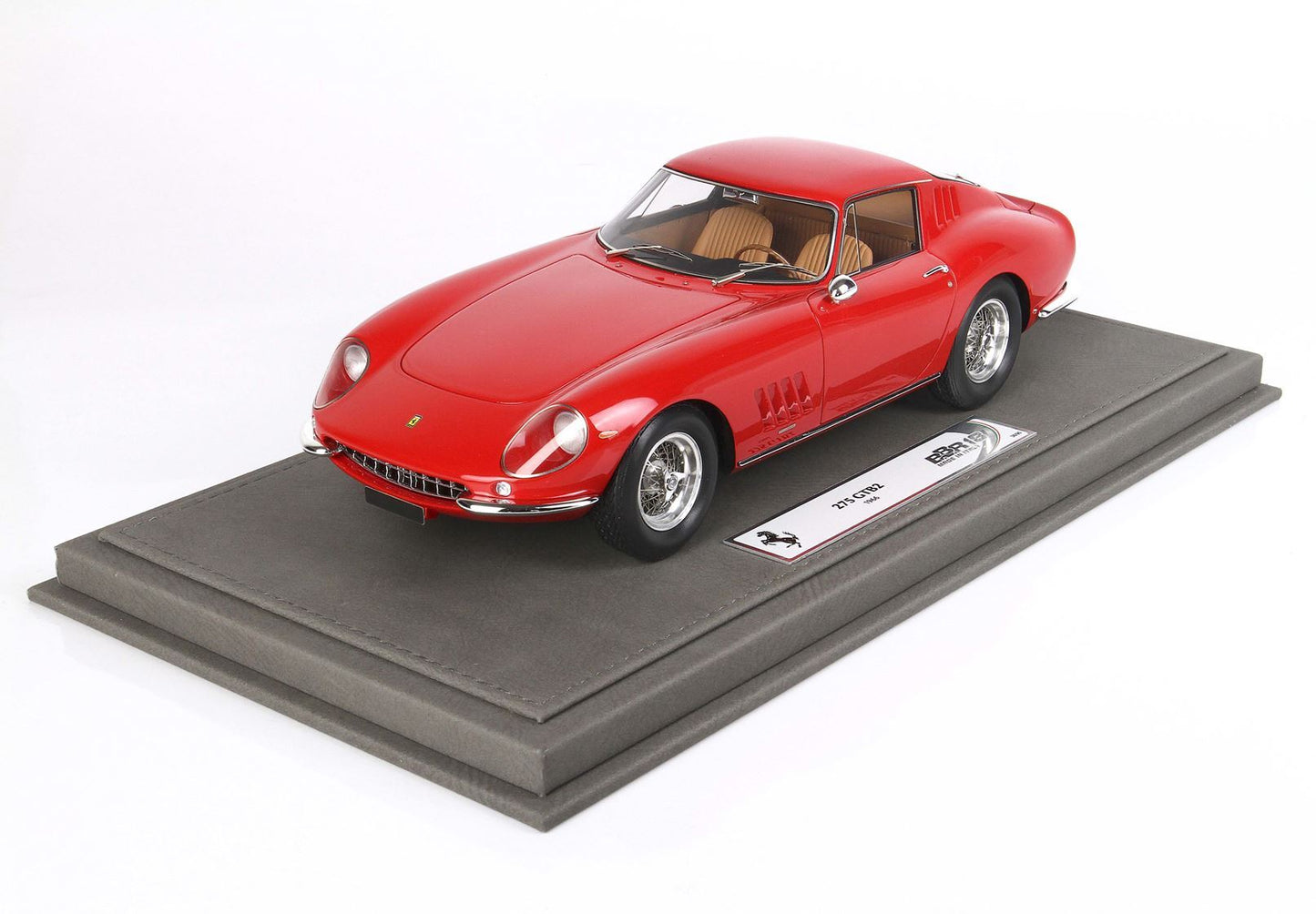 Modèle réduit de Ferrari 275 GTB2 rouge sur socle gris, miniature de luxe détaillée disponible sur Vroomi