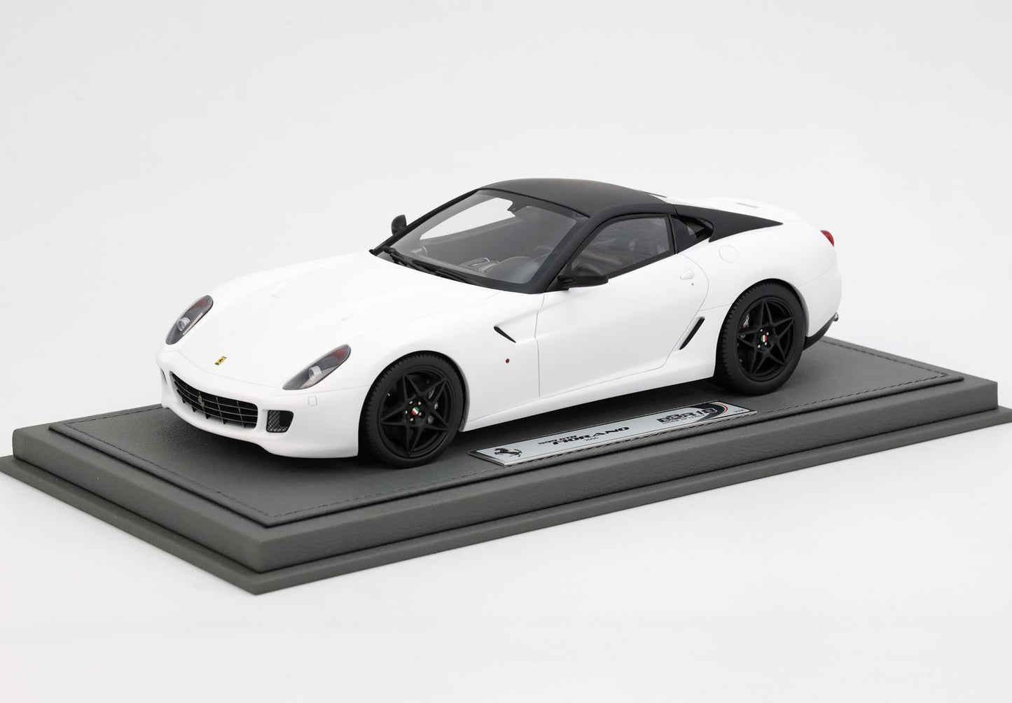 FERRARI 599 GTB FIORANO 2006 CAMBIO AUTOMATICO - MADE IN ITALY BIANCO OPACO - Vroomi
