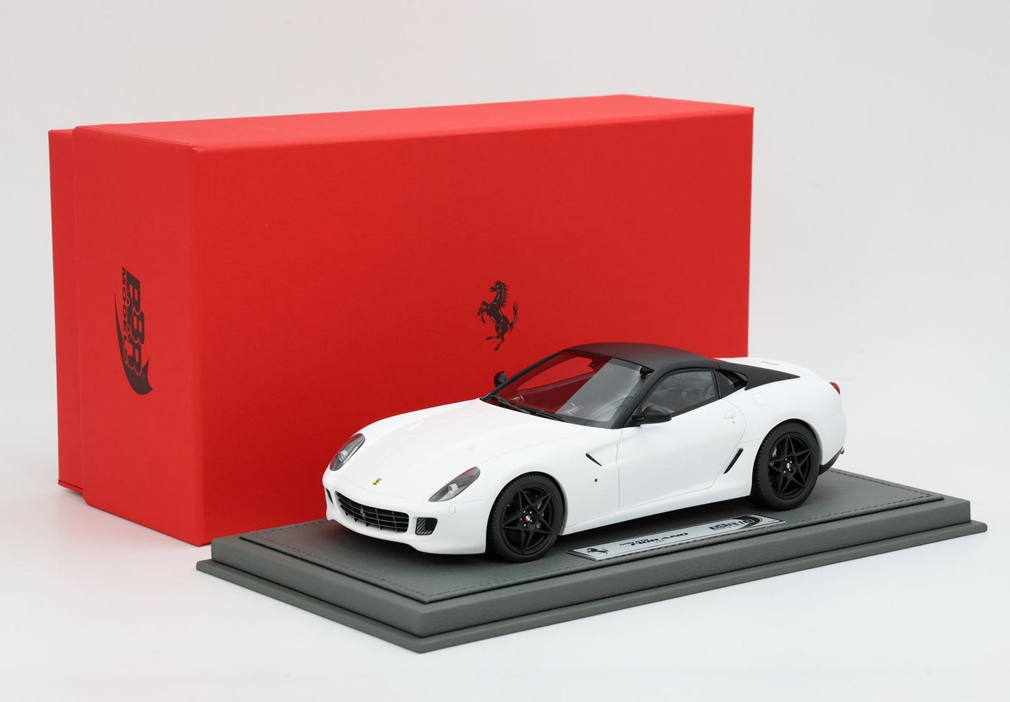 FERRARI 599 GTB FIORANO 2006 CAMBIO AUTOMATICO - MADE IN ITALY BIANCO OPACO - Vroomi