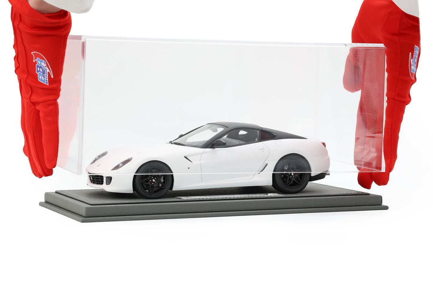 FERRARI 599 GTB FIORANO 2006 CAMBIO AUTOMATICO - MADE IN ITALY BIANCO OPACO - Vroomi