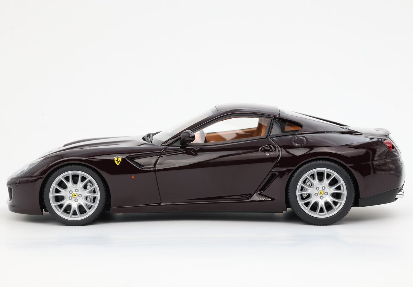 FERRARI 599 GTB FIORANO 2006 CAMBIO MANUALE- MADE IN ITALY VINACCIA INTERNI COLOR CUOIO - Vroomi