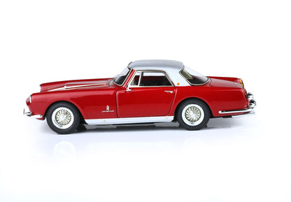 Modèle réduit de voiture vintage rouge classique avec toit argenté et roues à rayons métalliques détaillées, disponible sur la plateforme Vroomi.