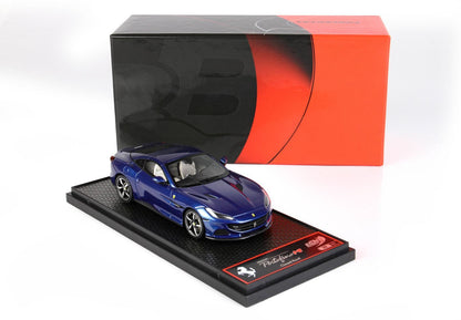 FERRARI PORTOFINO M SPIDER TETTO CHIUSO BLU ABU DHABI - Vroomi