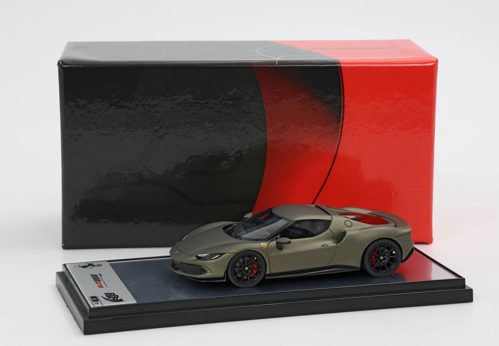 FERRARI 296 GTB VERDE MANZONI OPACO E CAPPELLO - Vroomi