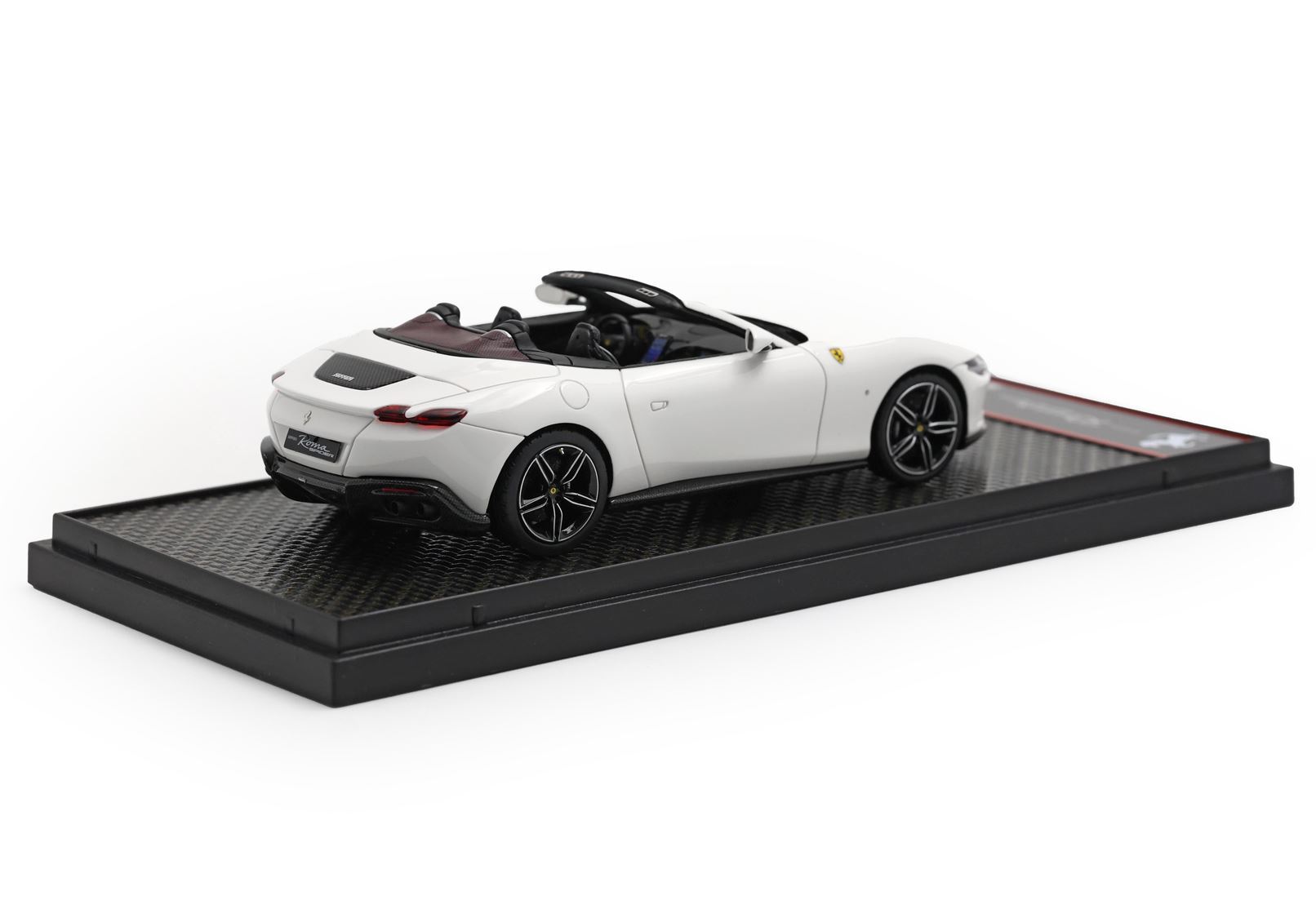 FERRARI ROMA SPIDER BIANCO CERVINO - JANTES NOIRES BRILLANTES - Vroomi