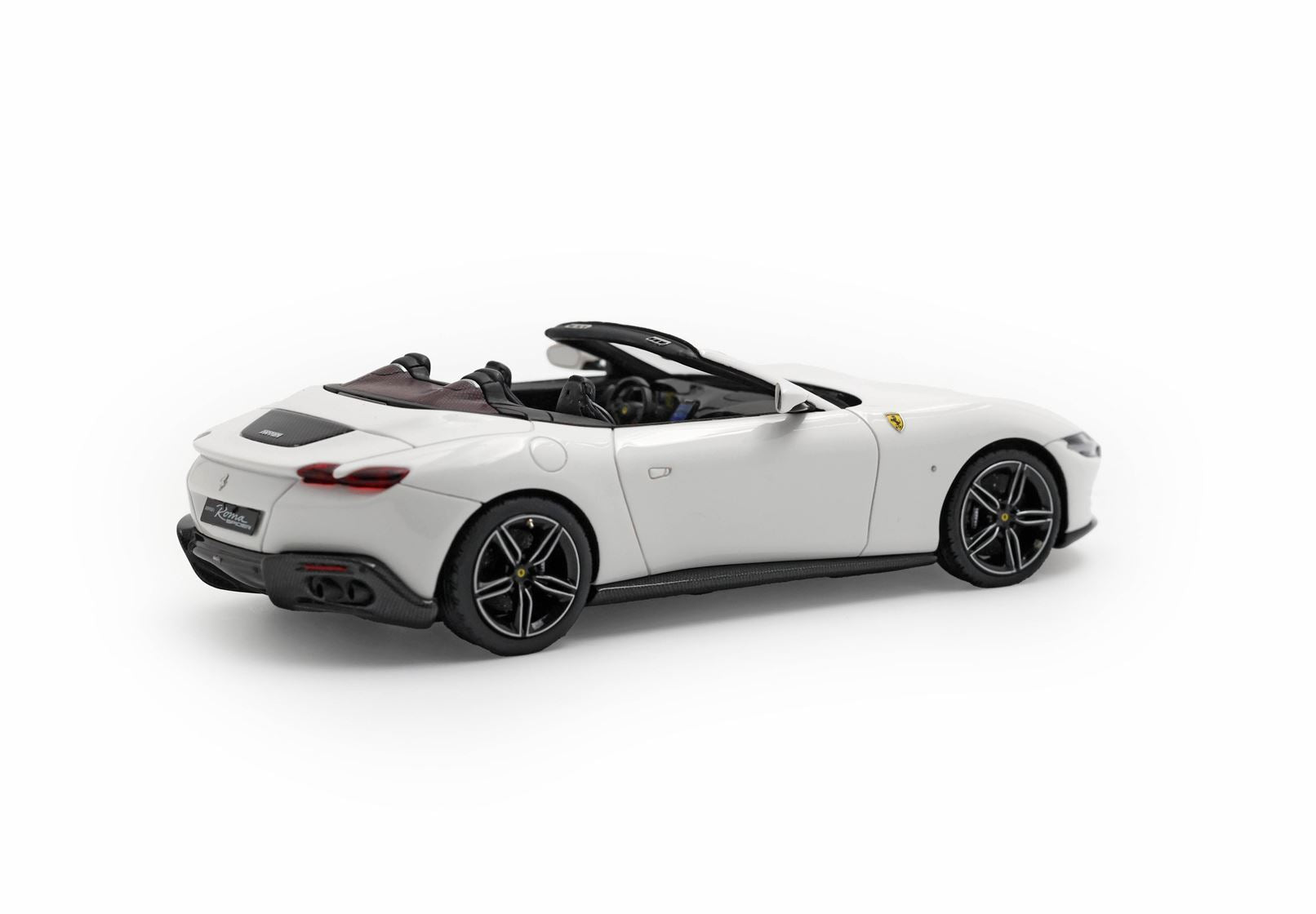 FERRARI ROMA SPIDER BIANCO CERVINO - JANTES NOIRES BRILLANTES - Vroomi