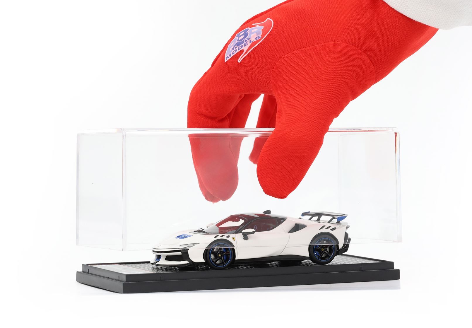 FERRARI SF90 XX STRADALE BIANCO CERVINO - Vroomi