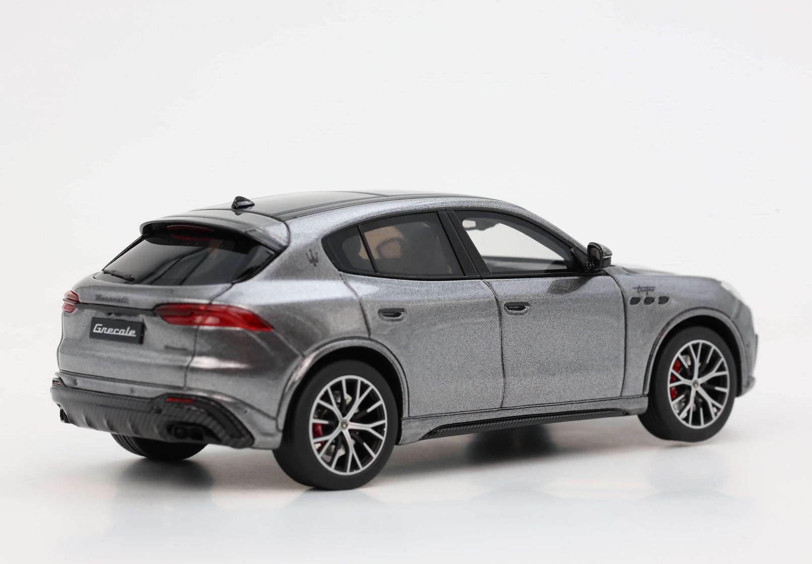 MASERATI GRECALE TROFEO 2022 GRIGIO LAVA - Vroomi