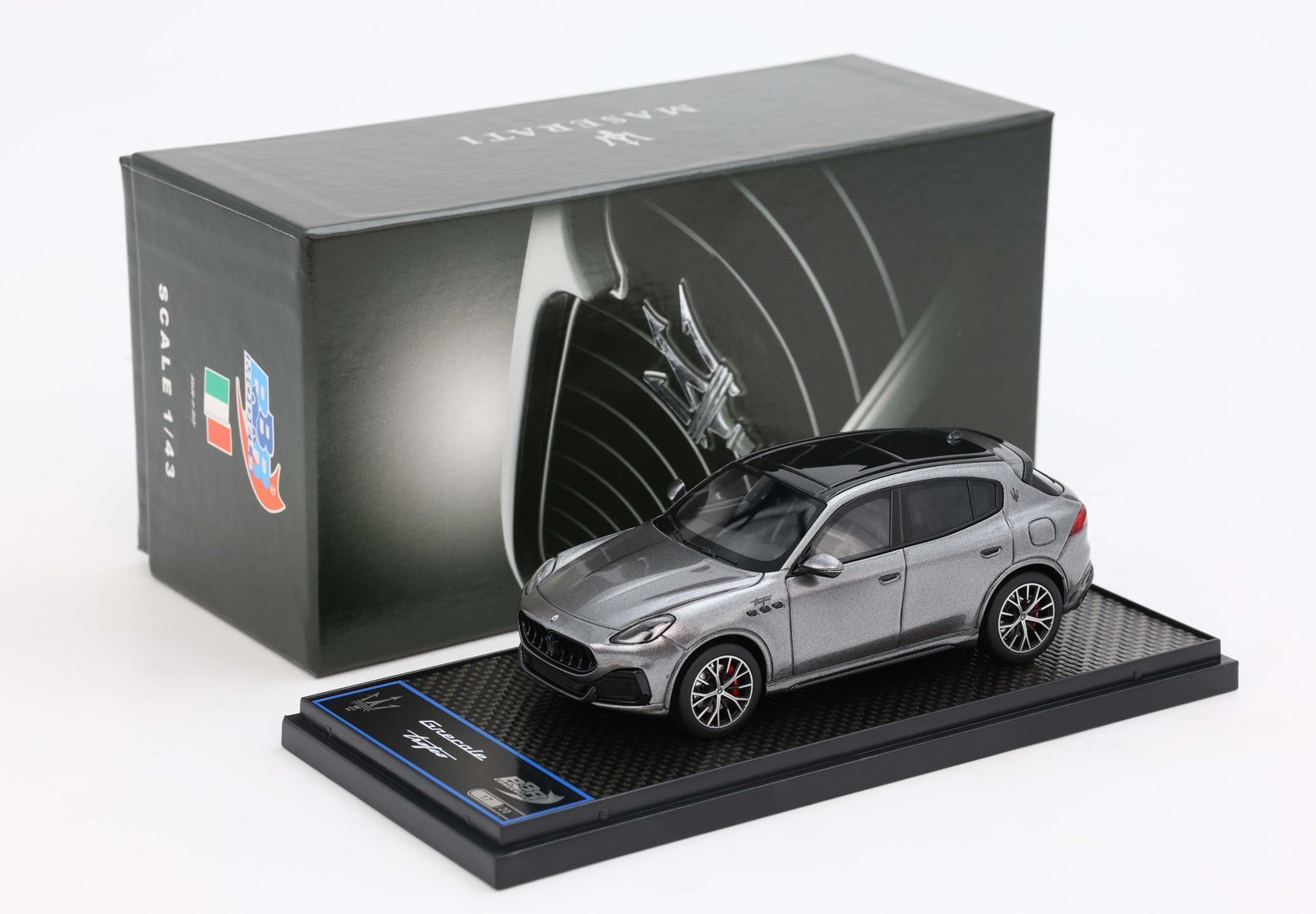 MASERATI GRECALE TROFEO 2022 GRIGIO LAVA - Vroomi