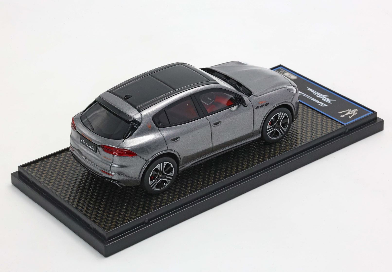 MASERATI GRECALE FOLGORE 2022 GRIGIO LAVA - Vroomi