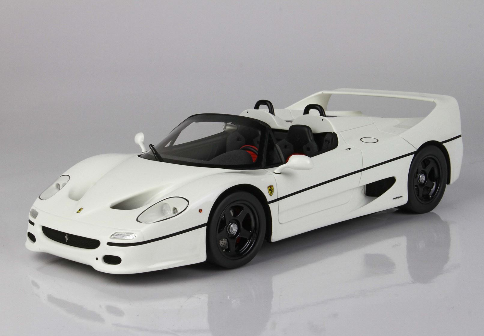 FERRARI F50 COUPÉ 1995 VERSION SPIDER BIANCO AVUS RUOTE RACE - Vroomi